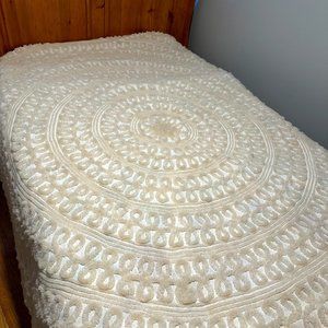 Vintage Full/Double Bedspread 1960's made by Ideal Bedspread Company Canada